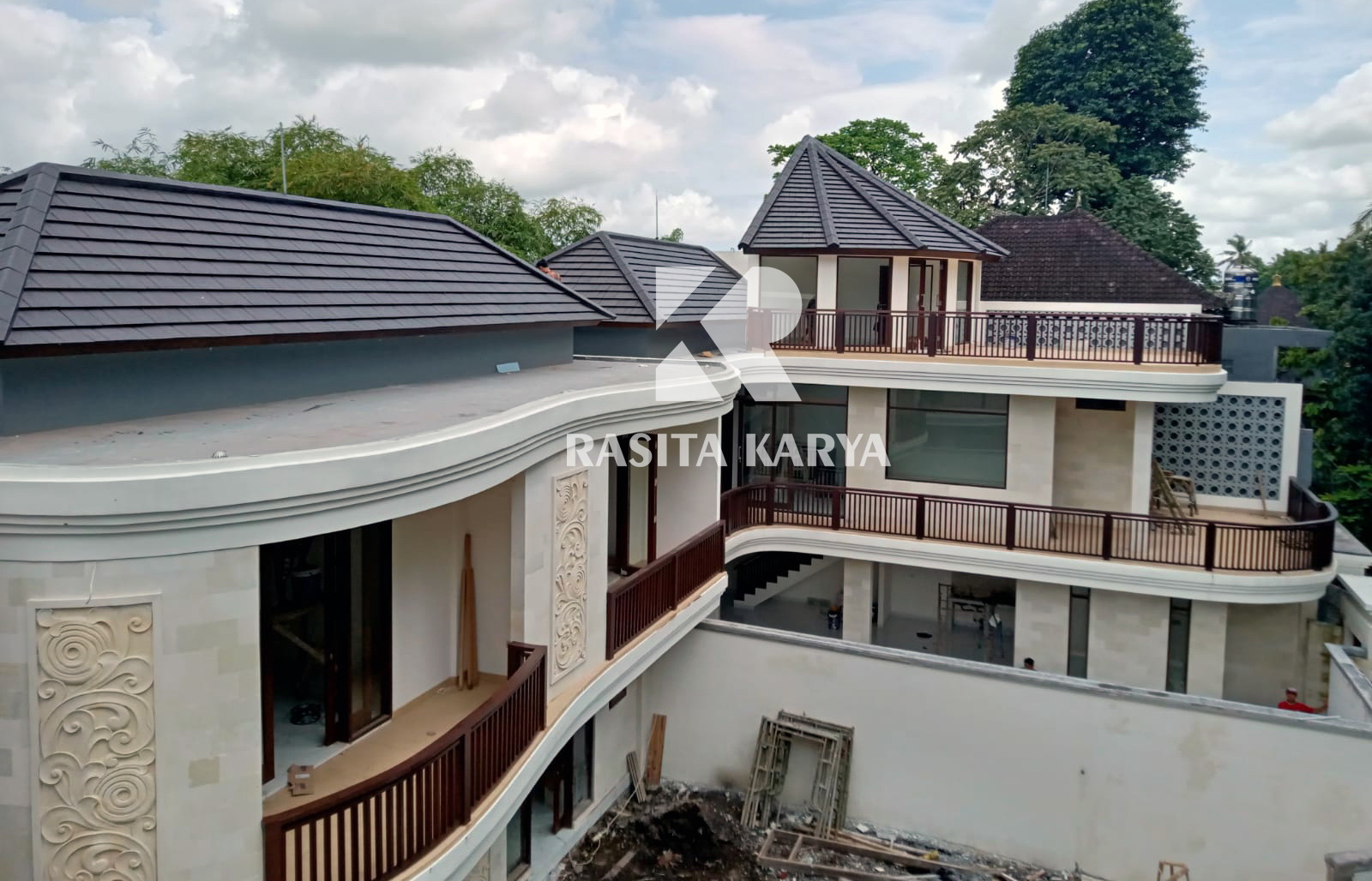 Membangun Villa Di Bali