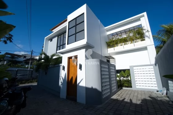 Villa Modern 3 Kamar Tidur 2 Lantai Canggu